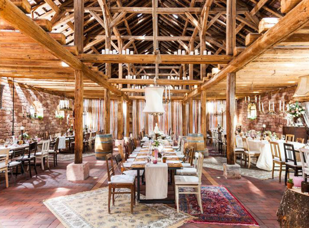 Hochzeitslocation für eine Boho Hochzeit Gutshof Unterbessenbach